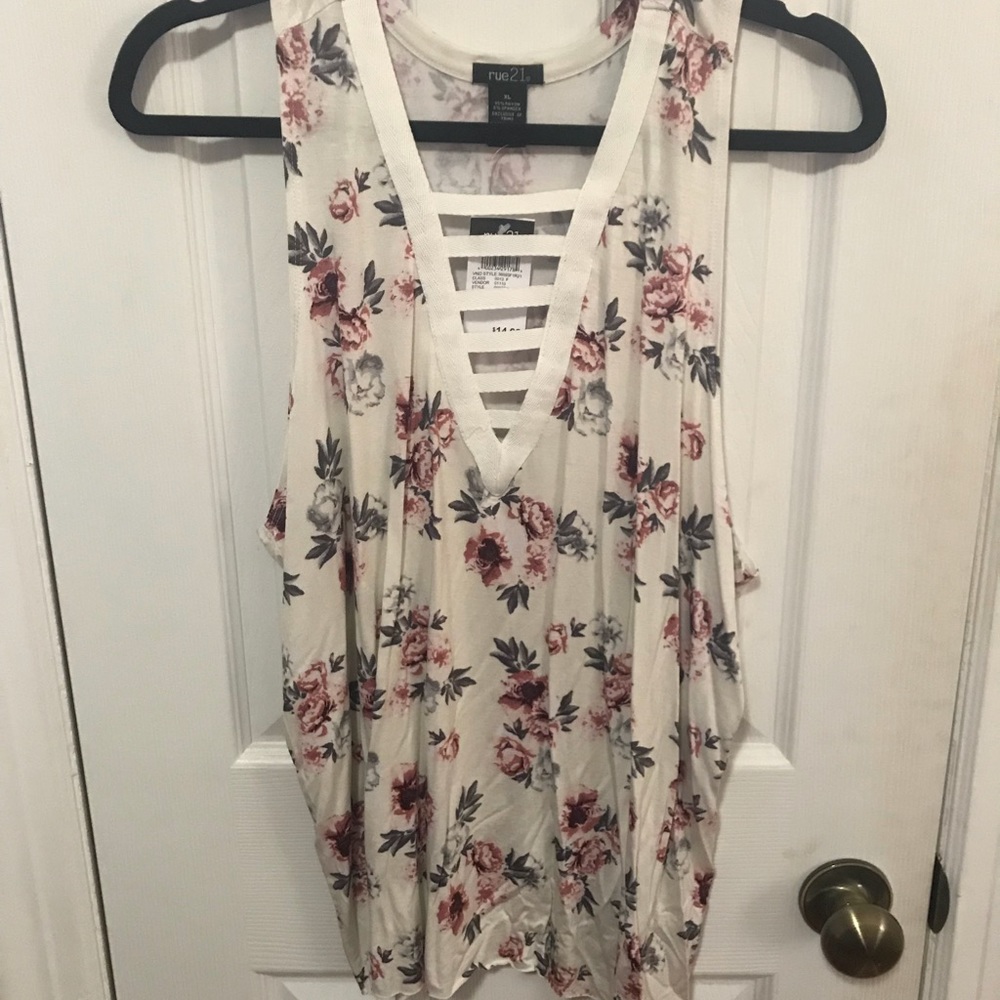 Rue 21 Tank